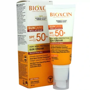 کرم ضد آفتاب بی رنگ ضد لک بیوکسین Bioxcin Suncare Melatone حجم 50 میل